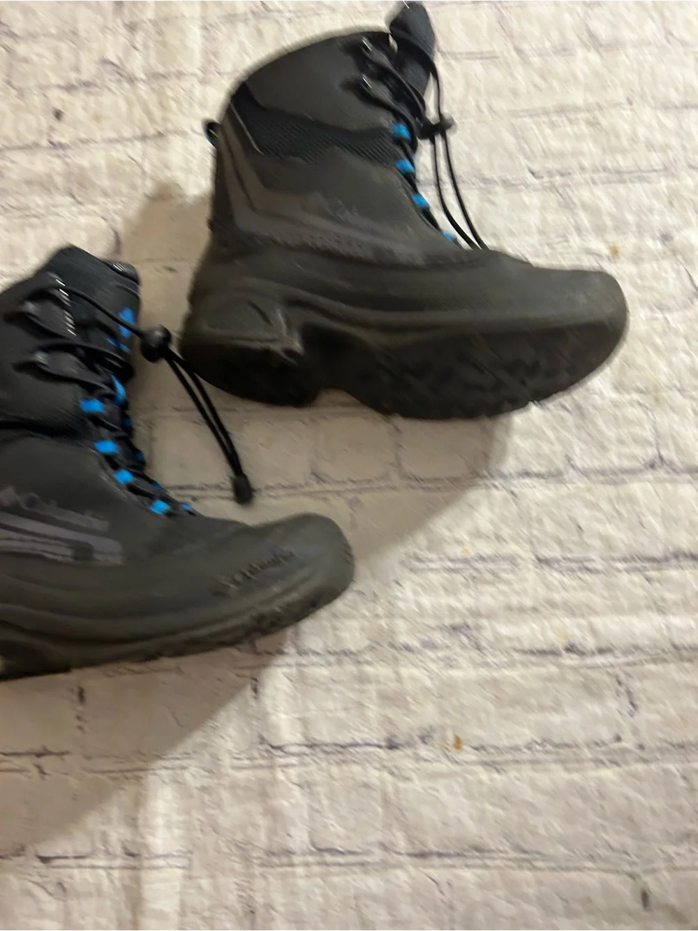 COLUMBIA YOUTH BUGABOOT PLUS IV OMNI-HEAT WINTER BOOTS BLACK & BLUE SIZE 4